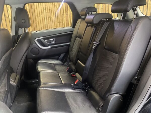 Land Rover Discovery Sport (2018) - Image 3