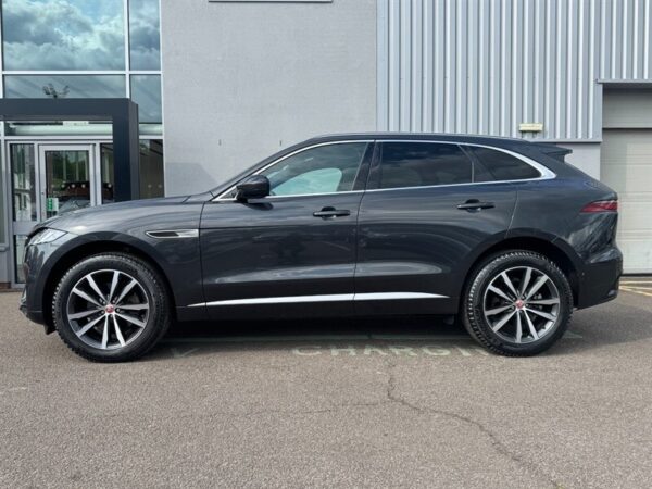 Jaguar, F-Pace 2022 - 2.0 P250 R-DYNAMIC SE 5DR AUTO AWD - Image 3