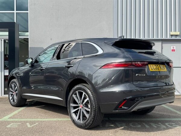 Jaguar, F-Pace 2022 - 2.0 P250 R-DYNAMIC SE 5DR AUTO AWD - Image 2
