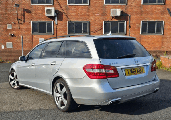 Mercedes-Benz E Class - Image 4