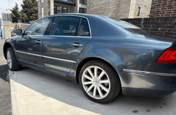 Volkswagen Phaeton - Image 2